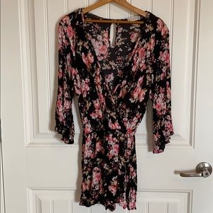 🟣3 for $25🟣 Altar’d State floral romper